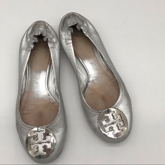 Tory Burch Shoes - Tory Burch Reva Silver Leather Ballet Flats Size 6